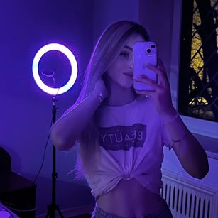 Model - Sofi buttocks