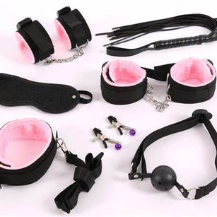 Model - ChaneelMcquensi bdsm