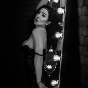 Model - Dalia Lavish roleplay