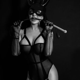 Model - Dalia Lavish domination