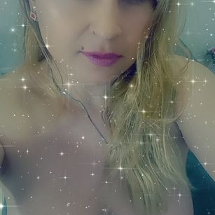 Model - Lady Lexie Sex spit