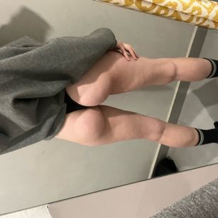 Model - AnyAmaazzy teen