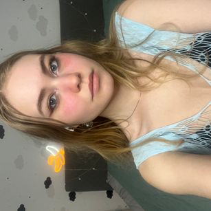 Model - AnyAmaazzy skirt