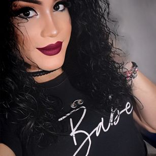 Model - Charlotte sijanz DEEPTROAT