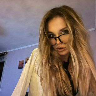 Model - Young Lady feet