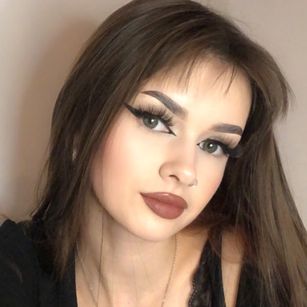 Model - Vicky petite