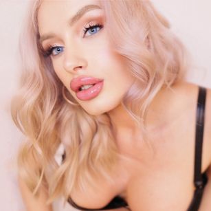 Model - Anna Anne pornstar