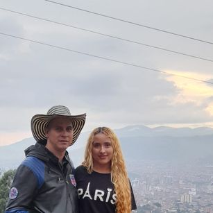 Model - Jordan and Danna footjob