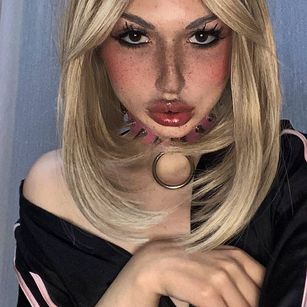 Model - RebeccaMichaelson anal