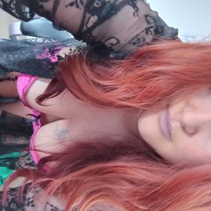 Model - HotWIfeRuby bigtits