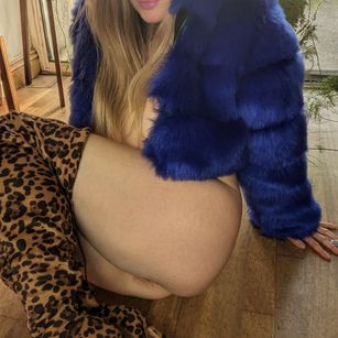 Model - Rosie Morrell Sex Therapist sextherapist