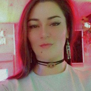 Model - Frida Grey deepthroat