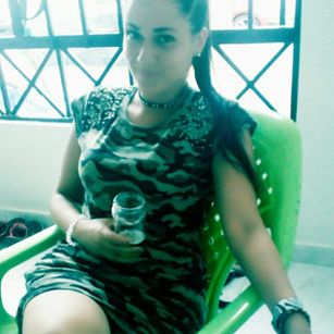 Model - Frida Grey joi