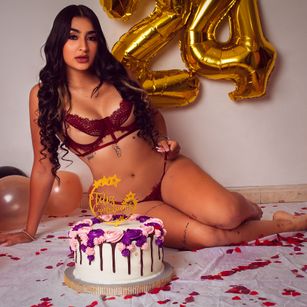 Model - JasmineRoberts Joi