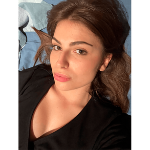 Model - aaniikaaaa girl