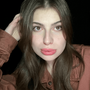 Model - aaniikaaaa Chestnut