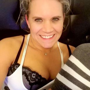 Model - The Hotty Molly footfetish