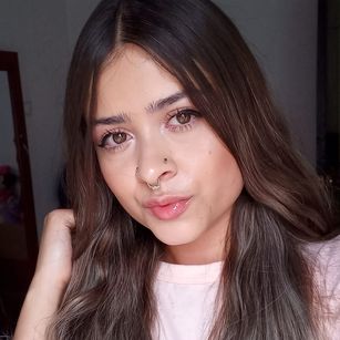 Model - Alma Bayle cute