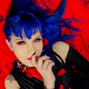 Model - Marie Morgasn curvy