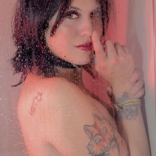 Model - Marie Morgasn dildo