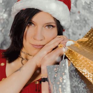 Model - Marie Morgasn mistress