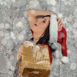 Model - Marie Morgasn cum