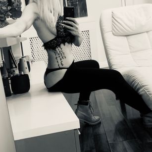 Model - GoddessAlice boobs