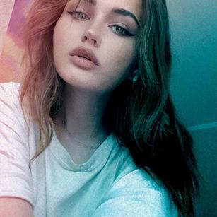 Model - Valerie anal