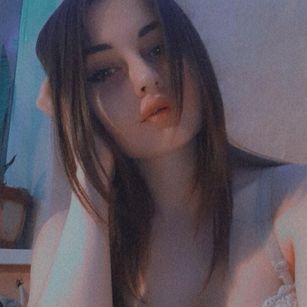 Model - Valerie cutie