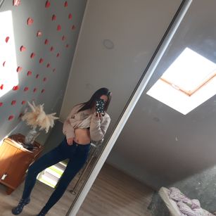 Model - Valerie tits