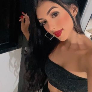 Model - Bella Baker squirt