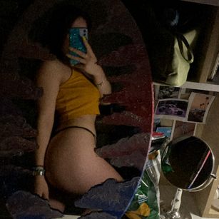 Model - Mariana masturbation