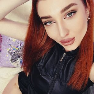 Model - AmberHeart fetish