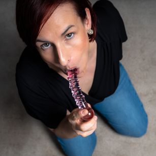 Model - Eve Poison dirtytalk