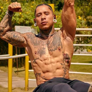 Model - Dominic_Megan toys