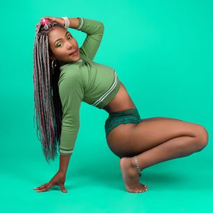 Model - Kenia Lee LOVENSE