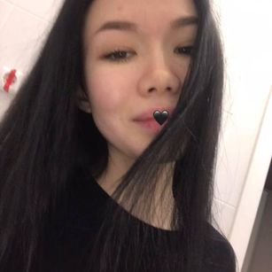 Model - Laura Lee asian