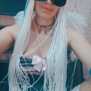 Model - Nika blowjob