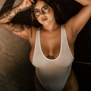 Model - SiennaScott twerking