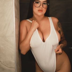 Model - SiennaScott twerking