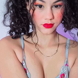 Model - kenyal strapon