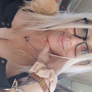 Model - Hungry4CumUKMilf dildolovense