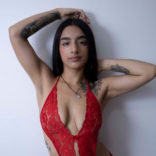 Model - LenyLucca findom