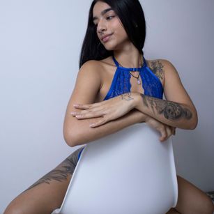 Model - LenyLucca latina