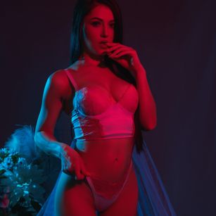 Model - OliviaSway ass