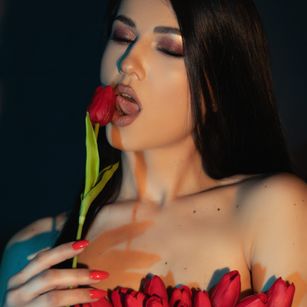 Model - OliviaSway legs