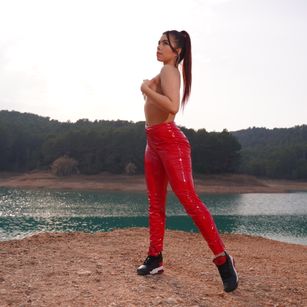 Model - MollyHeadley anal