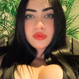 Model - Nallesafith fuckass