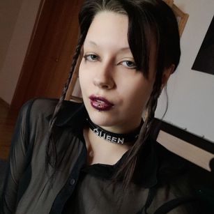 Model - Ruth deepthroat