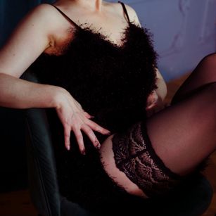 Model - Elza Nort stockings